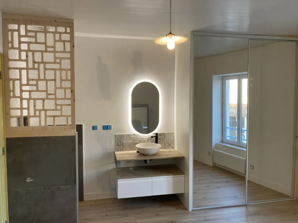 Réalisation d'aménagement intérieur par Tesson Laurent, menuisier charpentier à Saint Julien des Landes